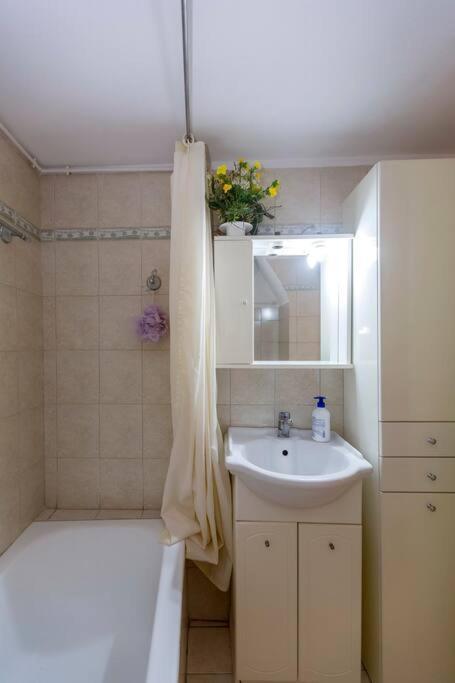 Ria'S Apartment In Corfu Town 外观 照片